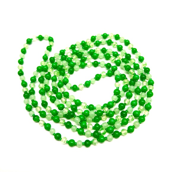 Green and Clear Beaded Necklace 52 inches - Picture 5 of 5